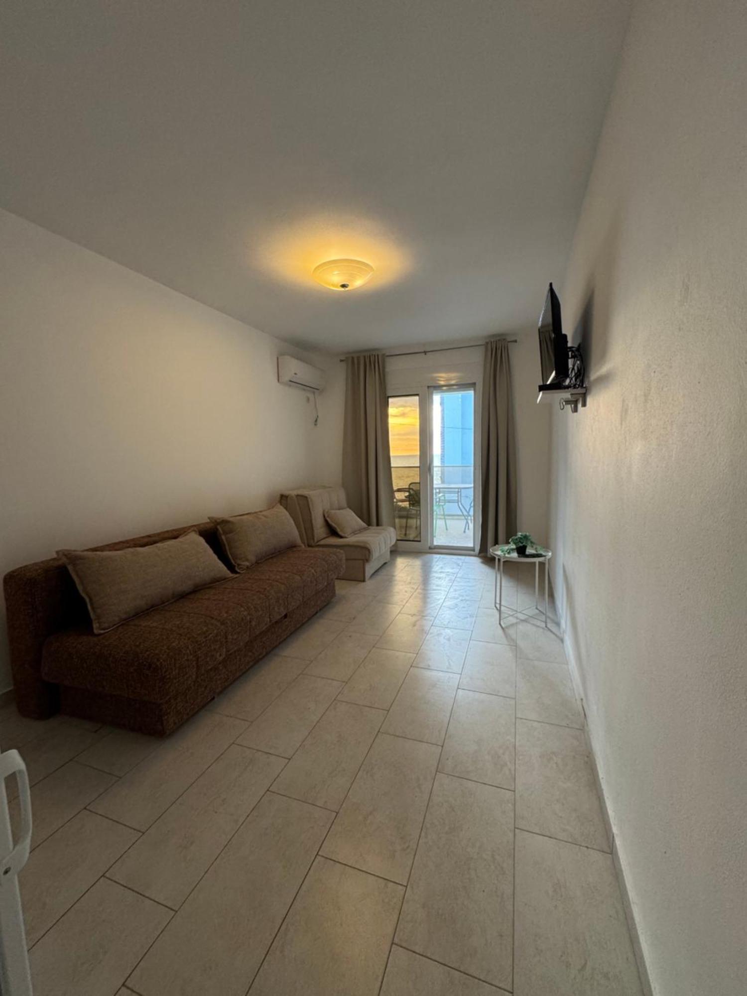 Apartment Harasta Lux *