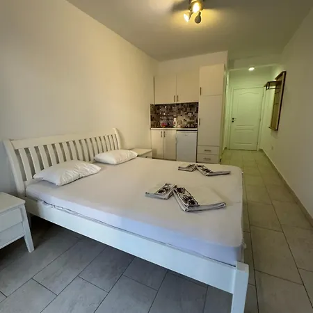 Harasta Lux Apartment Bar Exterior photo