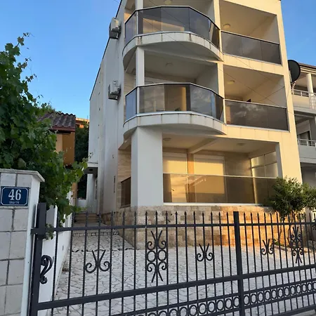 Harasta Lux Apartment Bar Exterior photo