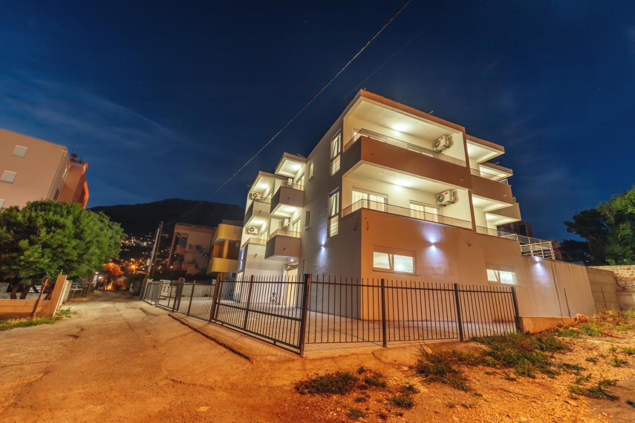Harasta Lux Apartment Bar