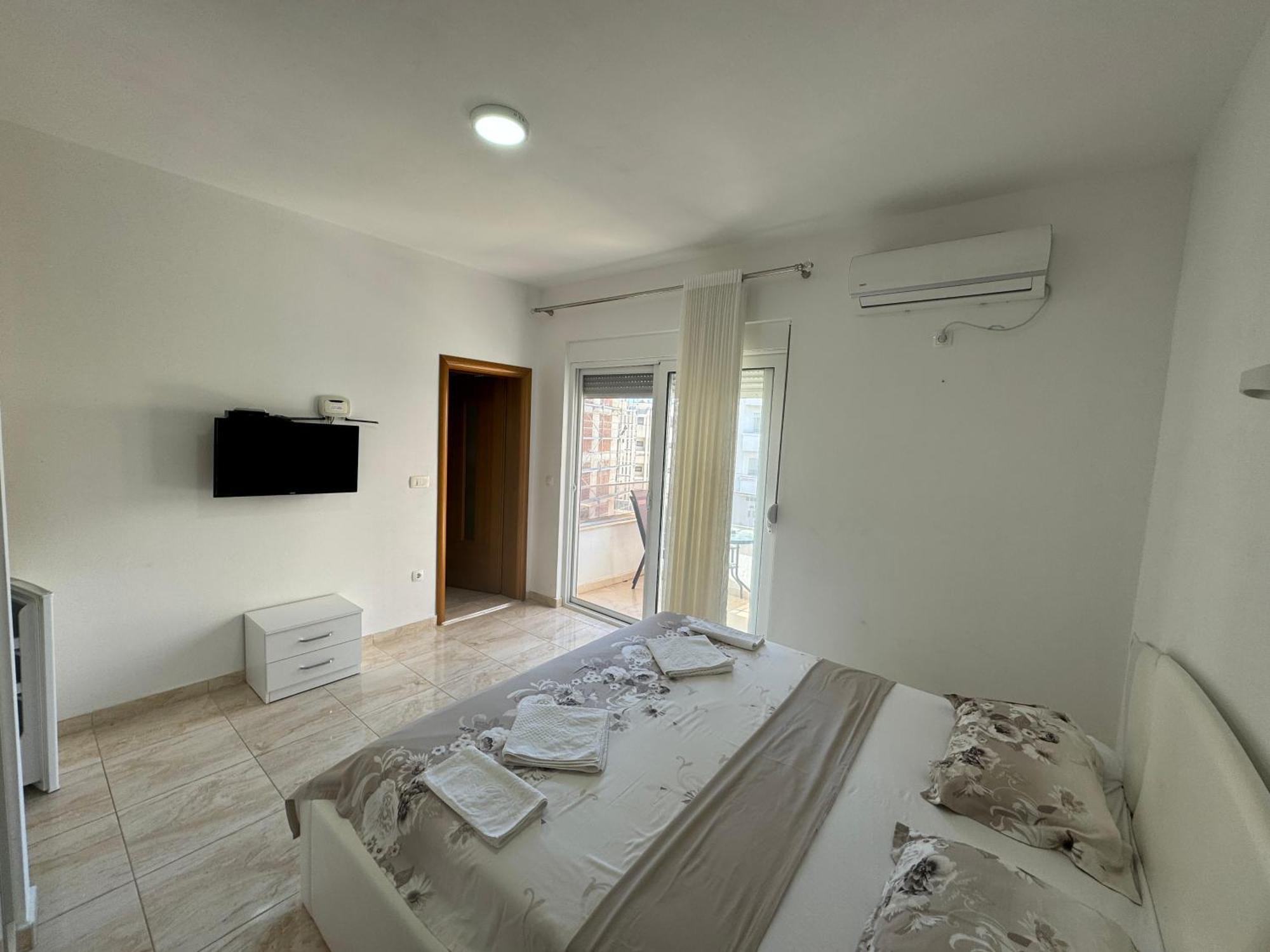 Harasta Lux Apartment *