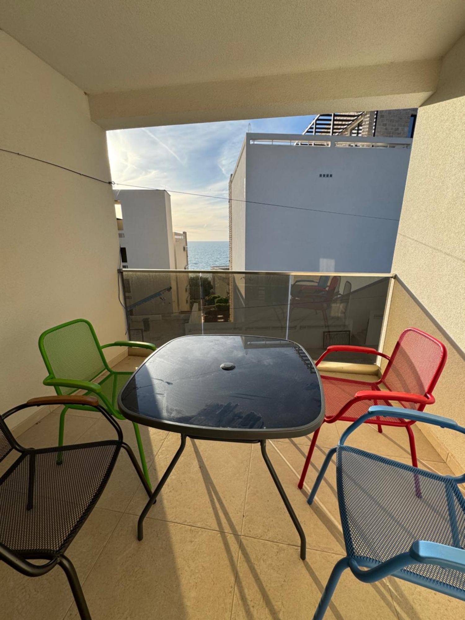 Harasta Lux Apartment Bar