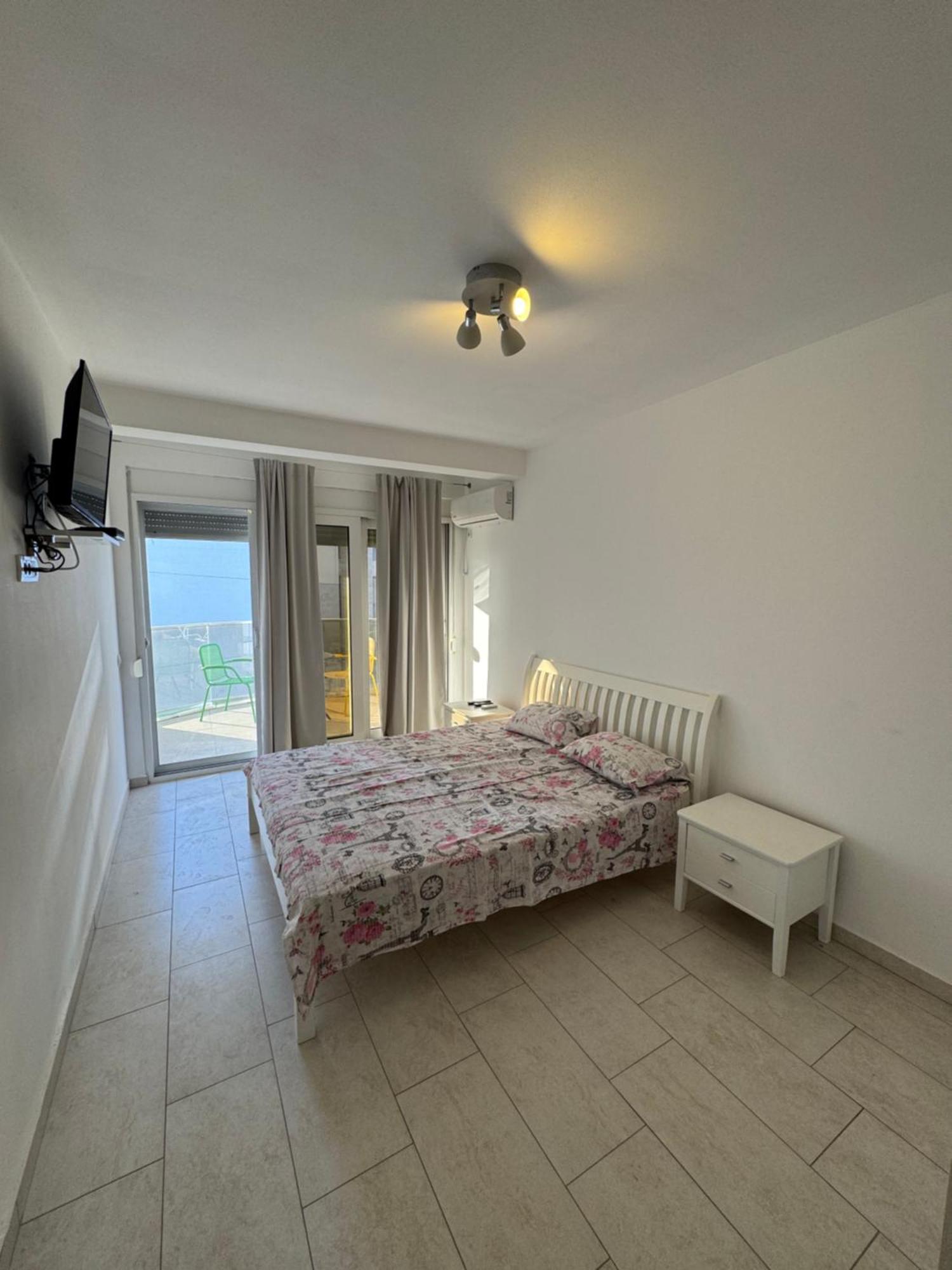 Harasta Lux *