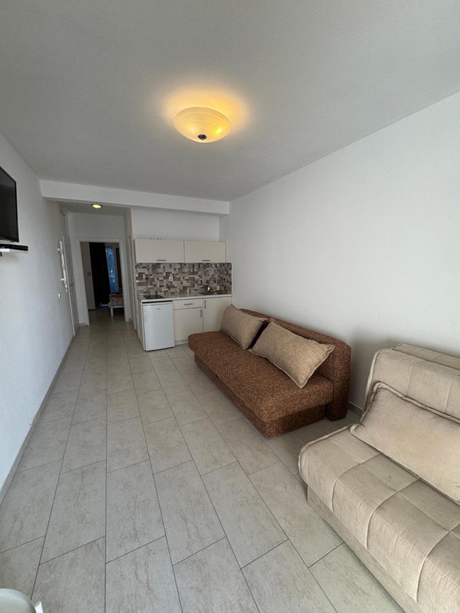 Harasta Lux Bar