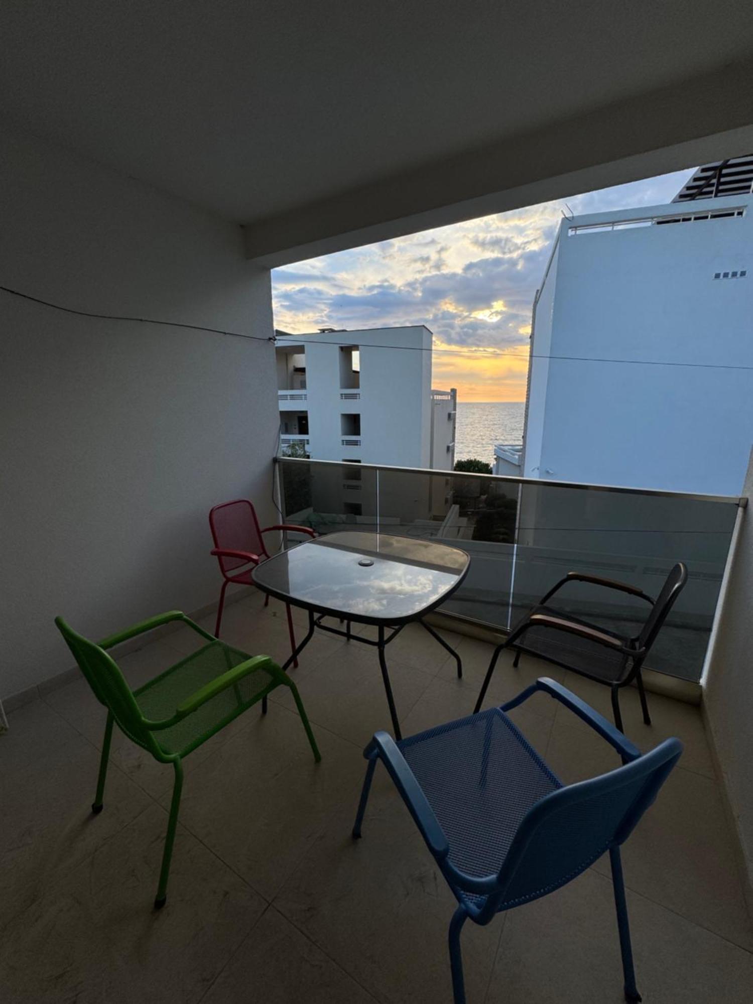 Harasta Lux Appartement Bar