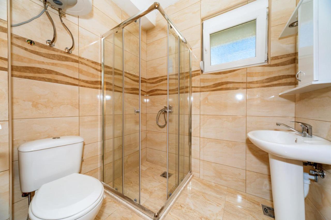 Apartment Harasta Lux *