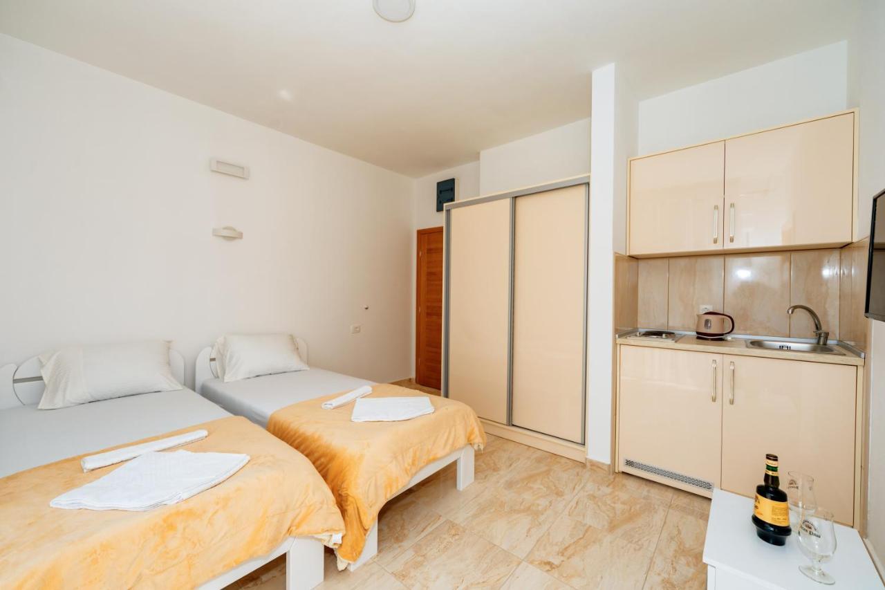 Harasta Lux Apartment *